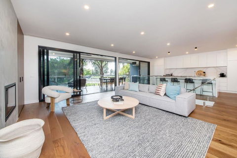 Sandringham Sunshine Escape - Accommodation Port Hedland 0