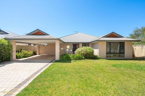 Sandpiper House - Family & Pet Friendly - Accommodation Port Hedland 0