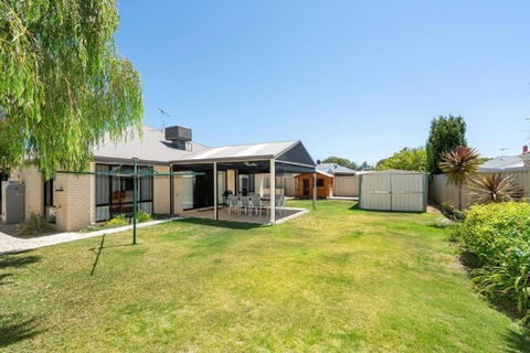 Sandpiper House - Family & Pet Friendly - Accommodation Port Hedland 1