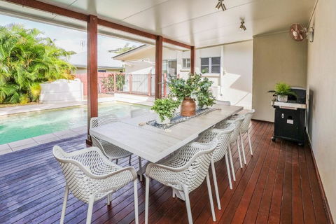 Sandy Burrows - Accommodation Port Hedland 0