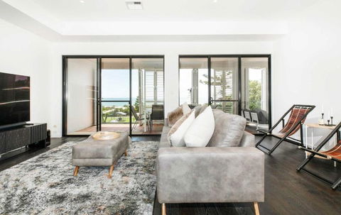 SEA FOR MILES At Semaphore To Relax & Unwind - Accommodation Port Hedland 0