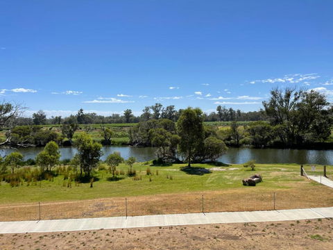 Stirling Estate Chalets - Accommodation Port Hedland 2