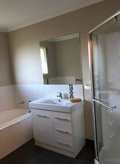 Summer Breeze - Accommodation Port Hedland 2