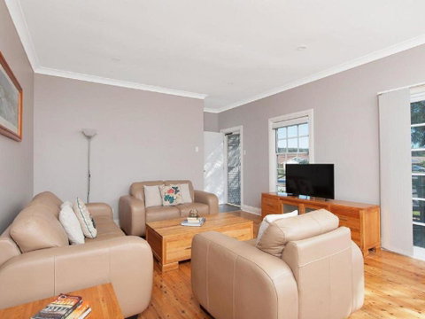 The Croft Cosy Beach House With Aircon And Only 270m To The Beach - Accommodation Port Hedland 0