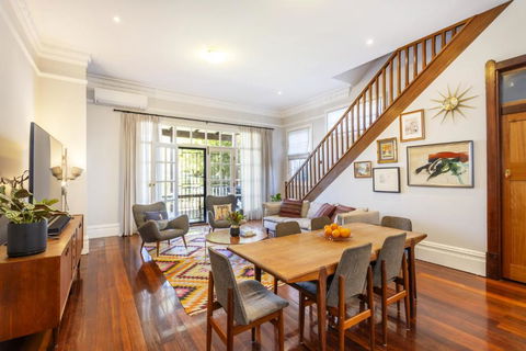 The Federation Cottage - EXECUTIVE ESCAPES - Accommodation Port Hedland 0