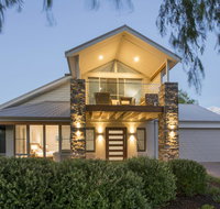 Beachstone - Stylish Spacious Home Opposite Beach and Close to Town - Accommodation Port Hedland