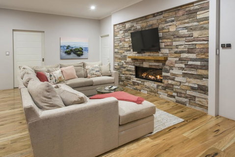 Beachstone - Stylish Spacious Home Opposite Beach And Close To Town - Accommodation Port Hedland 1