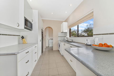 BEAUTIFUL HOLIDAY HOME CLOSE TO KU-RING-GAI CHASE NNT328 - Accommodation Port Hedland 3
