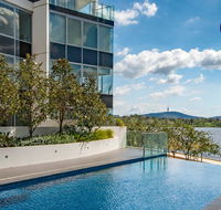 Beautiful Modern Lake View Apartment - Accommodation Port Hedland