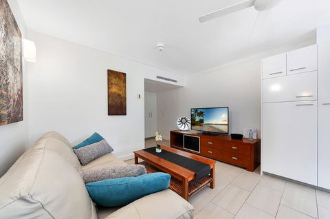 Beautiful Private Apt @ Drift Palm Cove - Accommodation Port Hedland 1