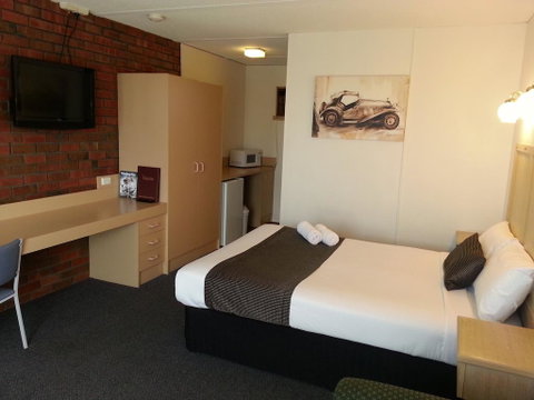 Big Valley Lakeside Paradise Motor Inn - Accommodation Port Hedland 2