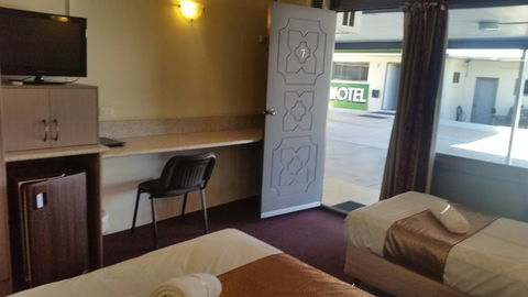 Biloela Centre Motel & Steakhouse Restaurant - Accommodation Port Hedland 2