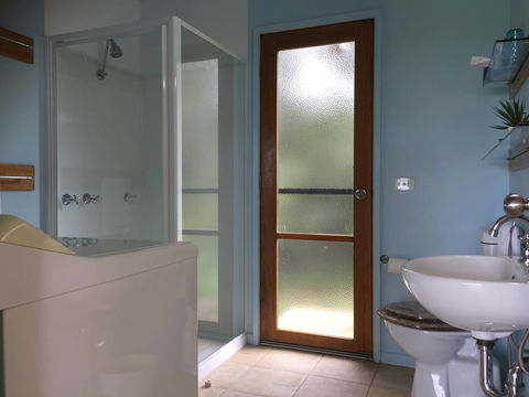 Black Cockatoo Cottages - Accommodation Port Hedland 3