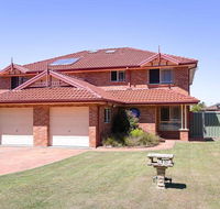 Blue Bay 83a Rocky Point Road - Foxtel  air conditioning downstairs - Accommodation Port Hedland