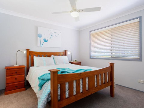 Blue Bay, 83a Rocky Point Road - Foxtel & Air Conditioning Downstairs - Accommodation Port Hedland 3