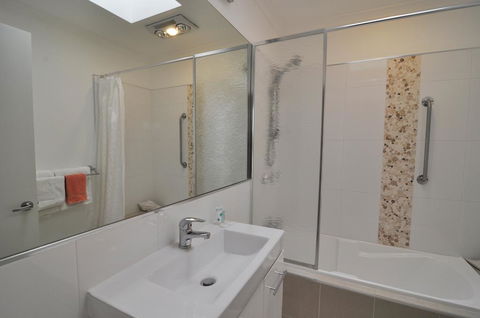 Bluedock Apartments - Accommodation Port Hedland 1