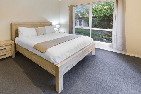 Bluff View River House - Stunning Riverfront - Accommodation Port Hedland 1