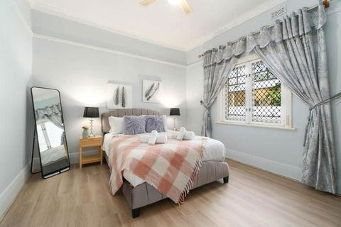 The Newly Renovated - Maylands Vacation Home - Accommodation Port Hedland 1