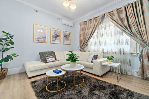 The Newly Renovated - Maylands Vacation Home - Accommodation Port Hedland 2