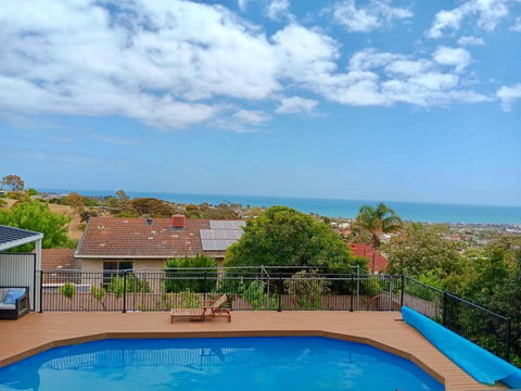 The Ultimate Poolside Escape - Pet Friendly - Accommodation Port Hedland 1
