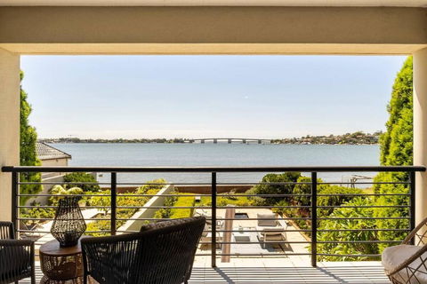 Waterfront Duplex 5 Bedrooms 5 Bathrooms - Accommodation Port Hedland 2
