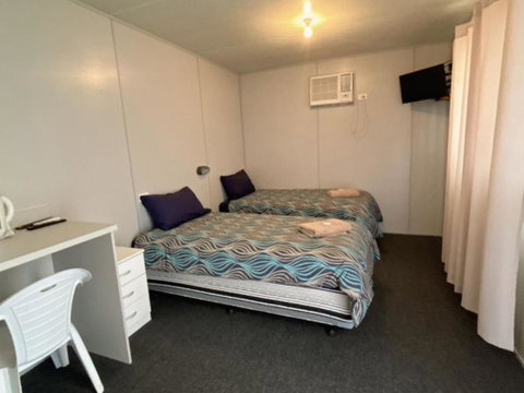 Lyndhurst Hotel SA - Accommodation Port Hedland 2