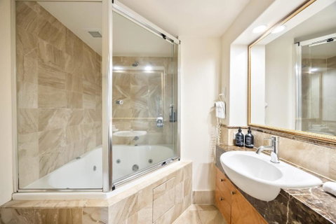 ZANZ205- Exclusive Outdoor Spa With Ocean Glimpses - Accommodation Port Hedland 3