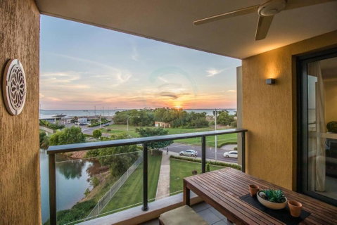ZEN BY THE OCEAN - 1-BR Executive Biz Retreat - Accommodation Port Hedland 0