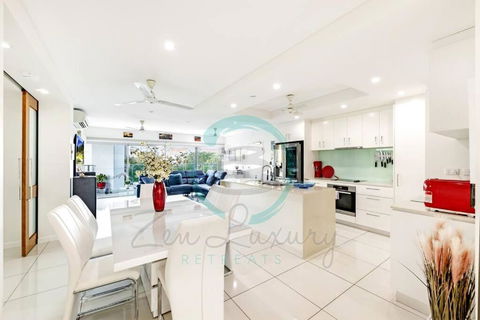 ZEN Tree Blossom: 3-BR Luxury Apt Near Waterfront - Accommodation Port Hedland 0