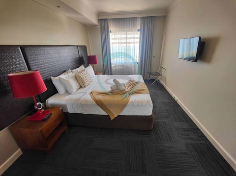 ZEN88 ESPLANADE: 1-BR Top Floor Ocean View Suite - Accommodation Port Hedland 1