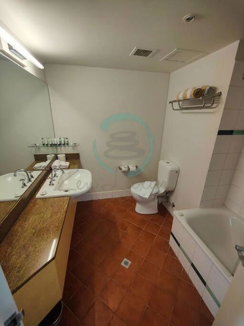 ZEN88 ESPLANADE: 1-BR Top Floor Ocean View Suite - Accommodation Port Hedland 3