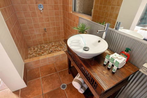 Zen Serene Seascape - Family Pool - BBQ - Markets - Accommodation Port Hedland 1