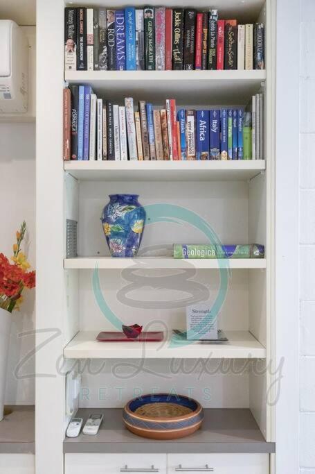 ZEN TREETOPS - Boutique 2-BR Apt W/ Private Pool - Accommodation Port Hedland 1