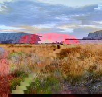 Uluru Ayers Rock Sunset with Outback Barbecue Dinner and Star Tour - Accommodation Port Hedland