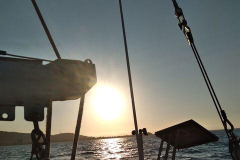 Townsville Small Group Early Morning Sailing Cruise Boat Tour Charter Hire - Accommodation Port Hedland 5